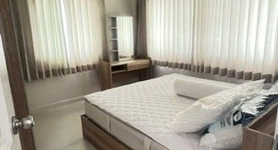 For rent 4 bedrooms house in San Kamphaeng, Chiang Mai