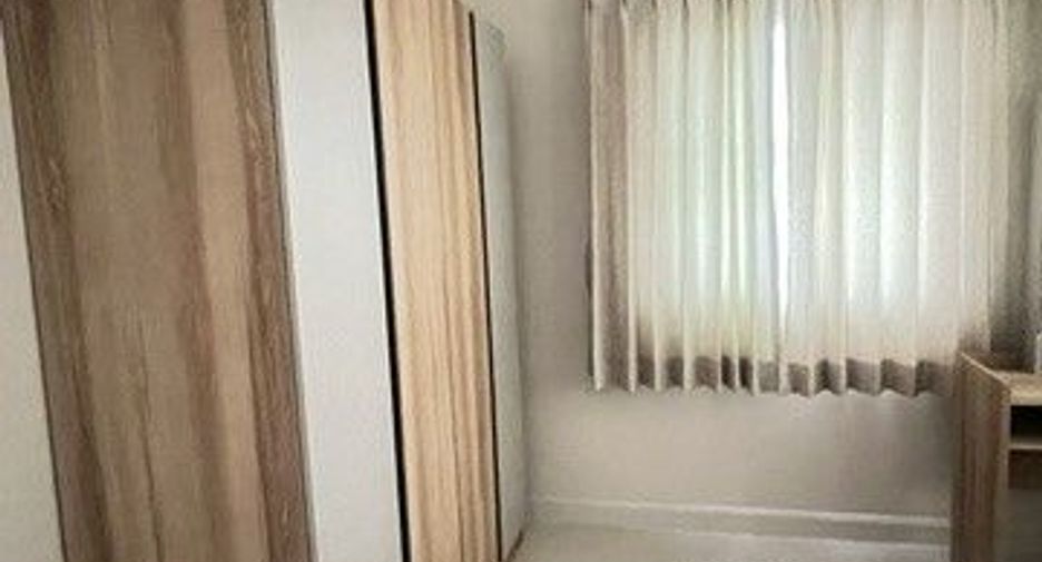 For rent 4 bedrooms house in San Kamphaeng, Chiang Mai