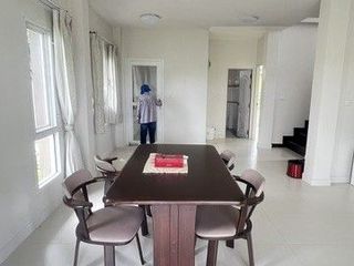 For rent 4 bedrooms house in San Kamphaeng, Chiang Mai