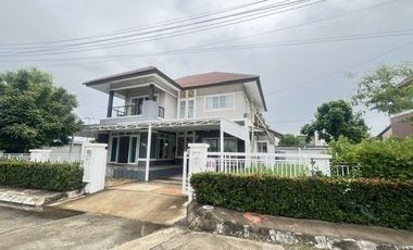 For rent 4 bedrooms house in San Kamphaeng, Chiang Mai