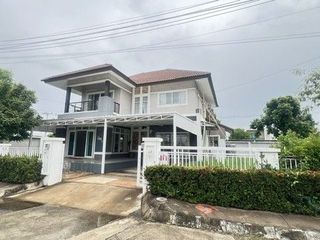 For rent 4 bedrooms house in San Kamphaeng, Chiang Mai