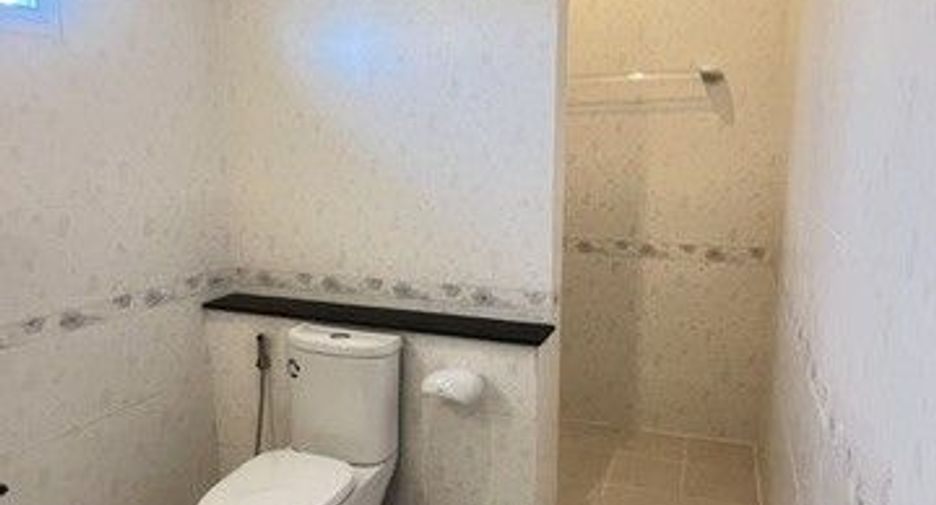 For rent 4 bedrooms house in San Kamphaeng, Chiang Mai