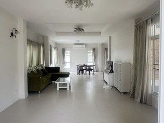 For rent 4 bedrooms house in San Kamphaeng, Chiang Mai