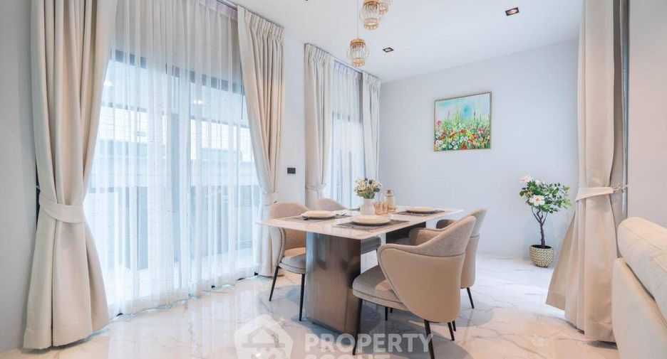 For sale 4 bedrooms house in Din Daeng, Bangkok