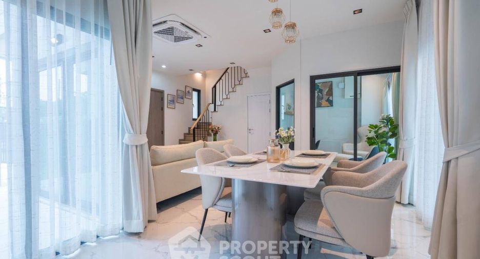 For sale 4 bedrooms house in Din Daeng, Bangkok