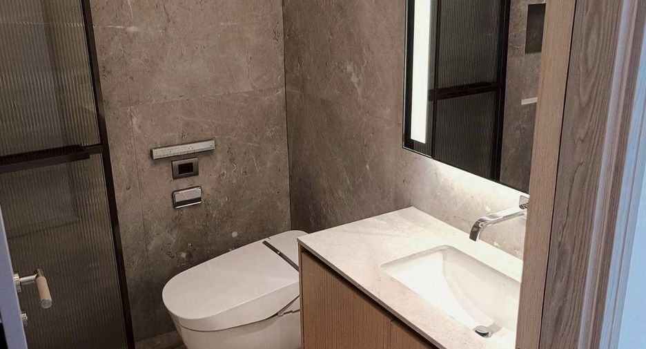For sale 2 ベッドルーム condo in Pathum Wan, Bangkok