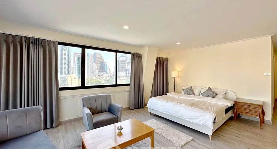 For sale 3 ベッドルーム condo in Pathum Wan, Bangkok