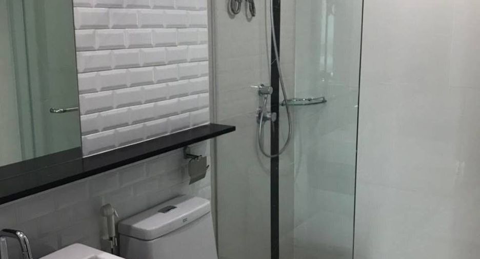 À louer et à vendre 2 chambres condo à Pathum Wan, Bangkok