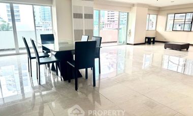 À louer 3 chambres condo à Watthana, Bangkok