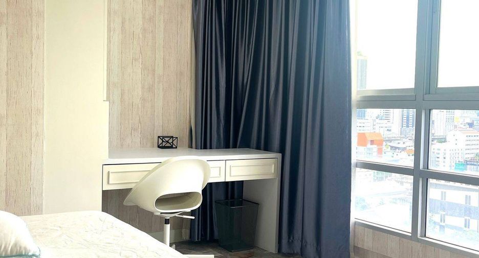 For rent 2 bedrooms condo in Ratchathewi, Bangkok