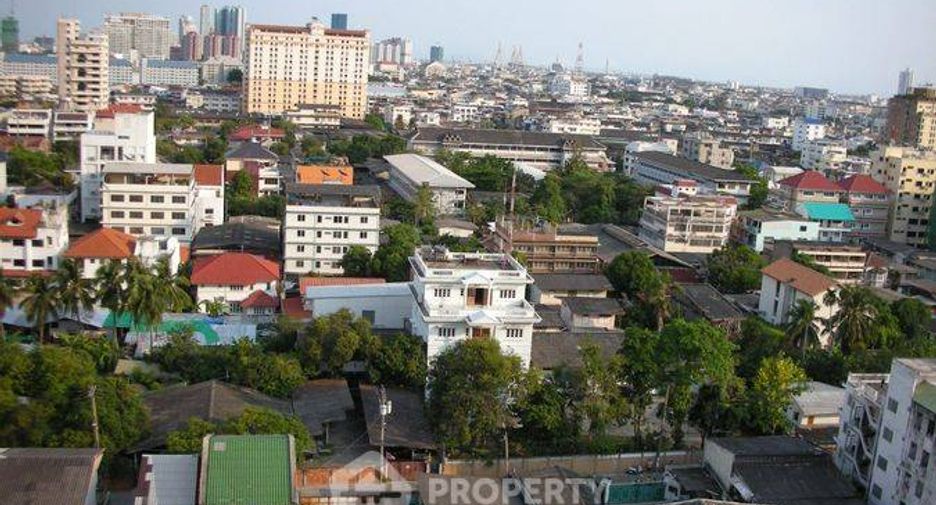 For rent 2 bedrooms condo in Sathon, Bangkok