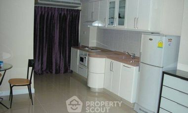 For rent 2 bedrooms condo in Sathon, Bangkok