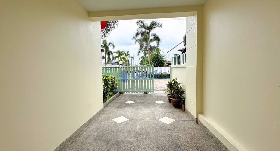 For rent and for sale 3 bedrooms house in Bang Lamung, Chonburi