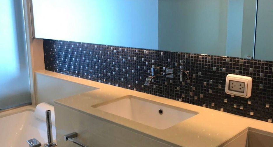 For rent 1 bed condo 