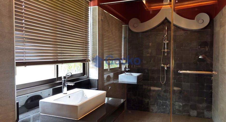 Haus zur Miete mit 5 Zimmer in Bang Lamung, Chonburi