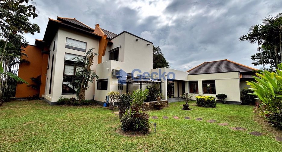 Haus zur Miete mit 5 Zimmer in Bang Lamung, Chonburi
