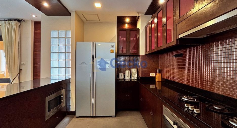 Haus zur Miete mit 5 Zimmer in Bang Lamung, Chonburi