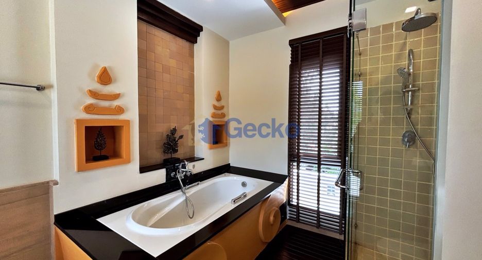Haus zur Miete mit 5 Zimmer in Bang Lamung, Chonburi