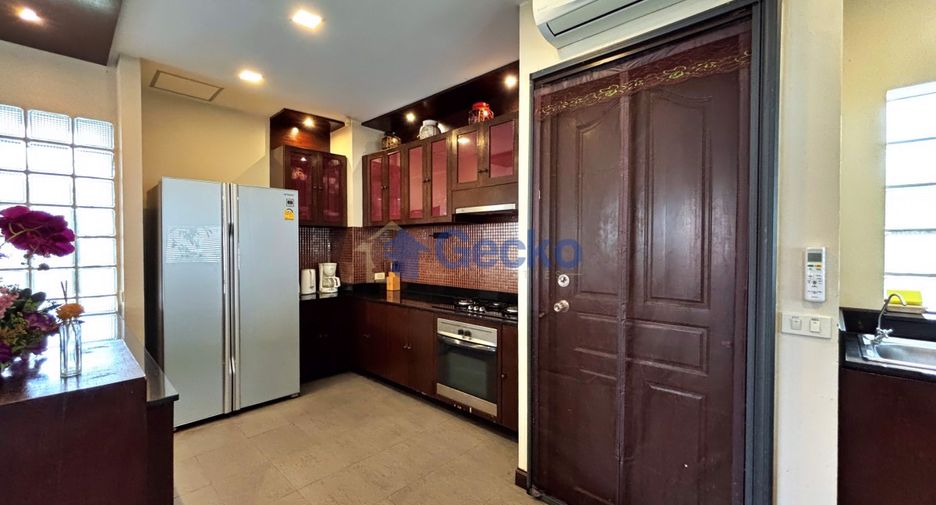 Haus zur Miete mit 5 Zimmer in Bang Lamung, Chonburi