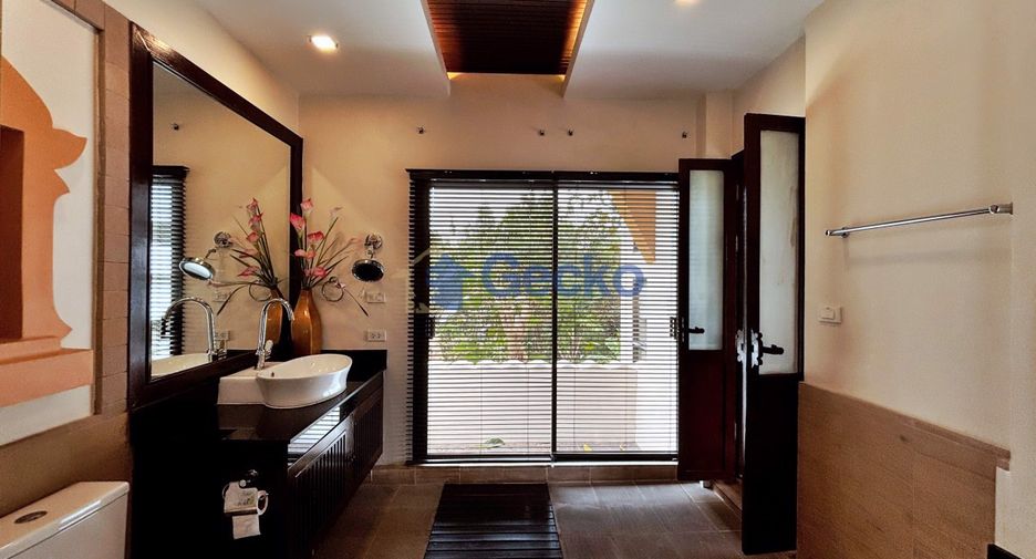 Haus zur Miete mit 5 Zimmer in Bang Lamung, Chonburi