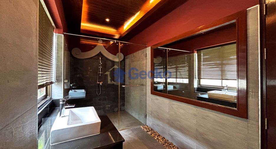 Haus zur Miete mit 5 Zimmer in Bang Lamung, Chonburi