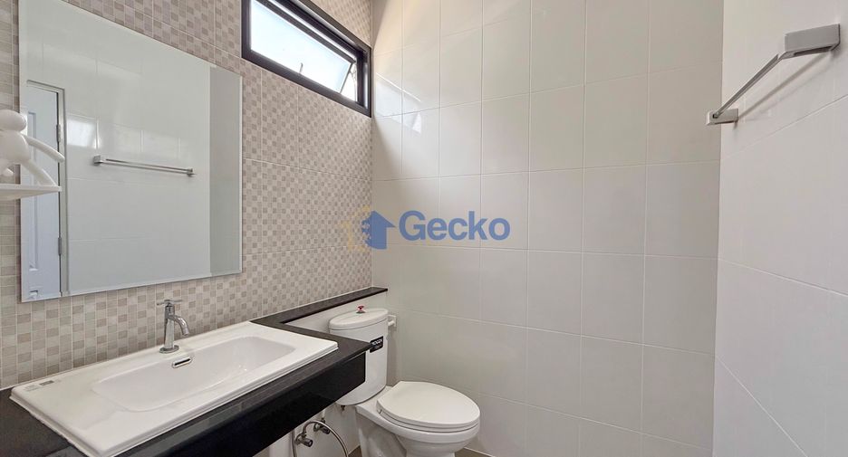 Haus zur Miete mit 3 Zimmer in Bang Lamung, Chonburi