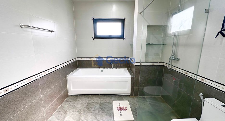 For rent 4 bedrooms house in Bang Lamung, Chonburi