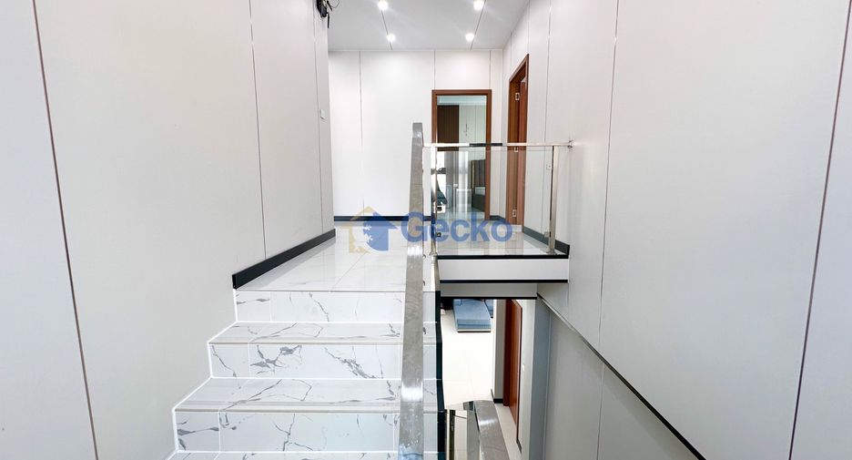 For rent 4 bedrooms house in Bang Lamung, Chonburi