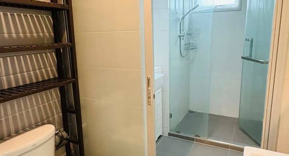 For rent 2 bedrooms condo in Huai Khwang, Bangkok