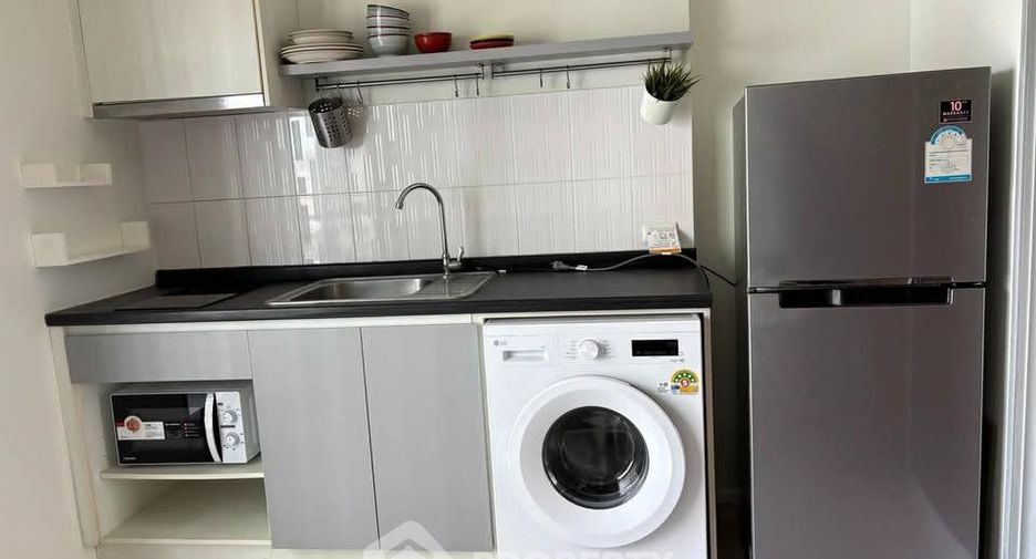 For rent 2 bedrooms condo in Huai Khwang, Bangkok