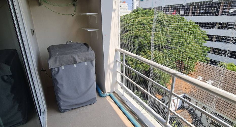 For rent 2 bedrooms condo in Watthana, Bangkok