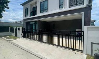 For rent 4 bedrooms house in Saphan Sung, Bangkok