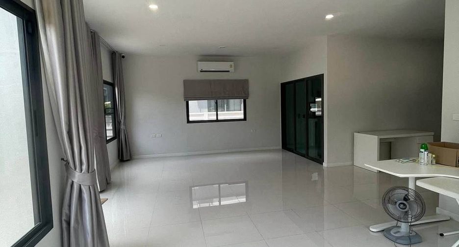 For rent 4 bedrooms house in Saphan Sung, Bangkok