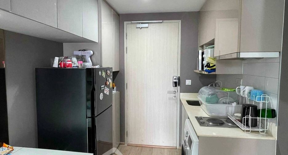 Wohnung zur Miete mit 1 Zimmer in Bang Rak, Bangkok