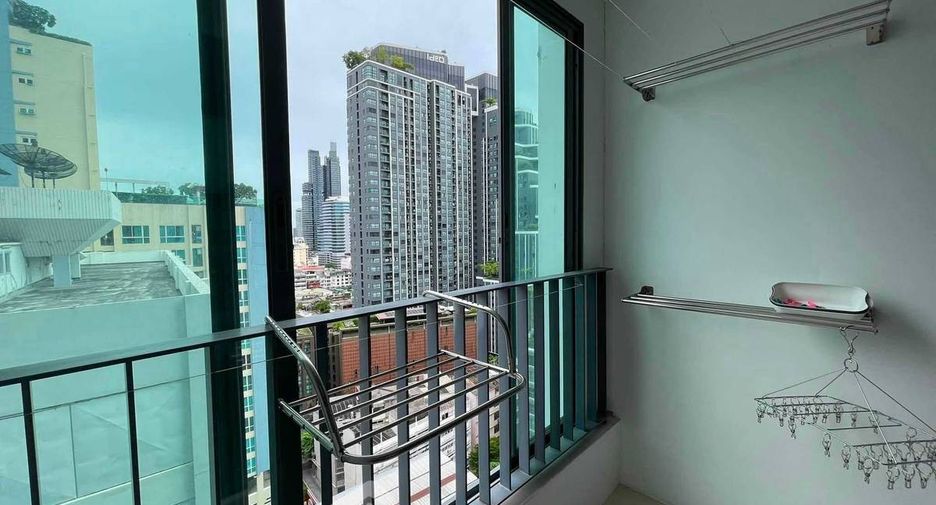 Wohnung zur Miete mit 1 Zimmer in Bang Rak, Bangkok