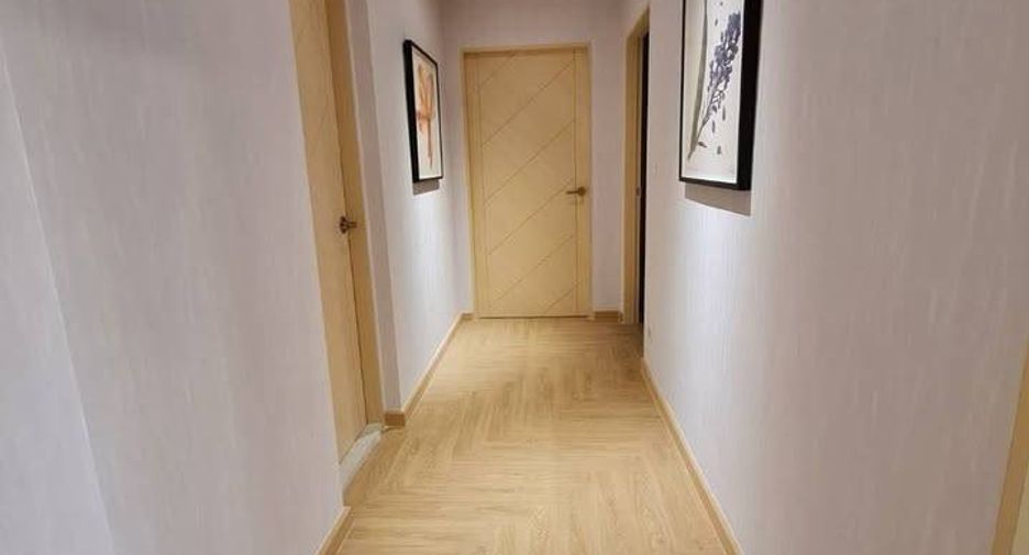 For rent 3 bedrooms condo in Rat Burana, Bangkok