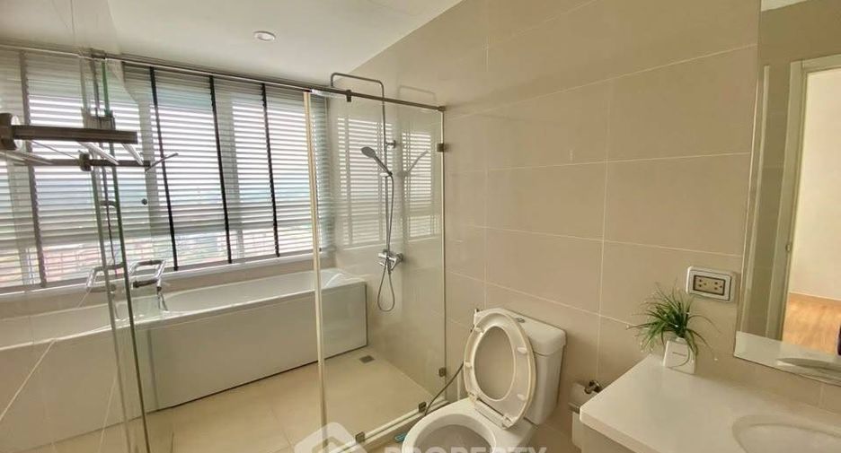 Condo en alquiler de 2 habitaciones en Si Racha, Chonburi
