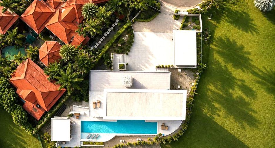 For sale 6 bedrooms villa in Cha Am, Phetchaburi
