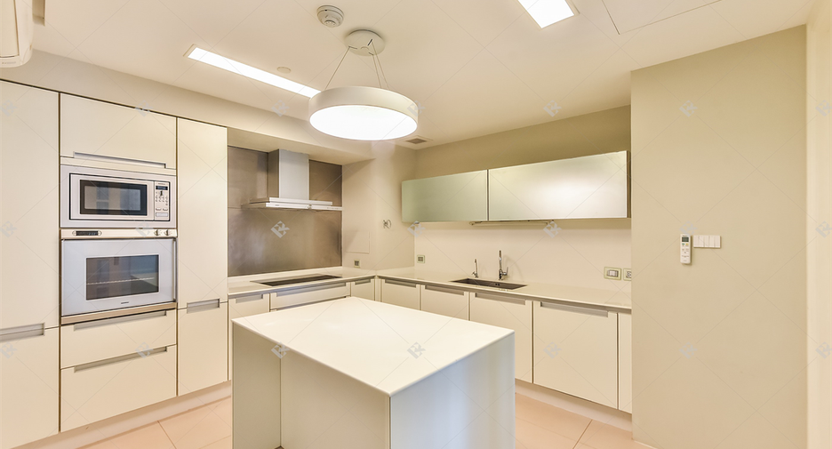 Wohnung zur Miete mit 3 Zimmer in Pathum Wan, Bangkok