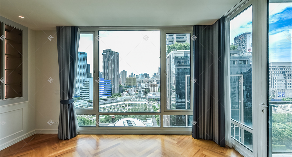 Wohnung zur Miete mit 3 Zimmer in Pathum Wan, Bangkok