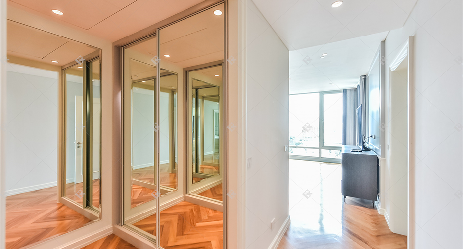Wohnung zur Miete mit 3 Zimmer in Pathum Wan, Bangkok