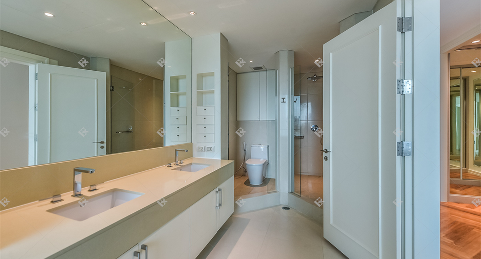 Wohnung zur Miete mit 3 Zimmer in Pathum Wan, Bangkok