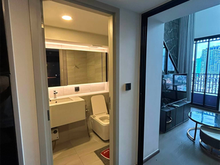 Condo en alquiler de 1 habitaciones en Bang Rak, Bangkok