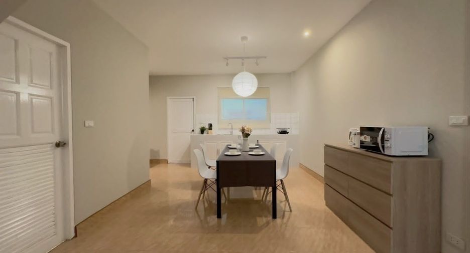 For rent 3 bedrooms townhouse in Mueang Phuket, Phuket