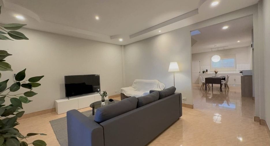 For rent 3 bedrooms townhouse in Mueang Phuket, Phuket
