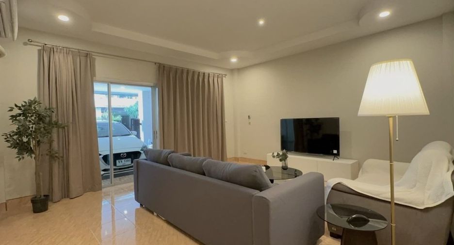 For rent 3 bedrooms townhouse in Mueang Phuket, Phuket