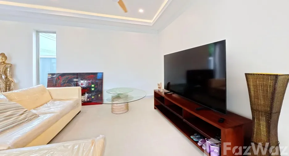 Villa en venta y en alquiler de 4 habitaciones en Thalang, Phuket