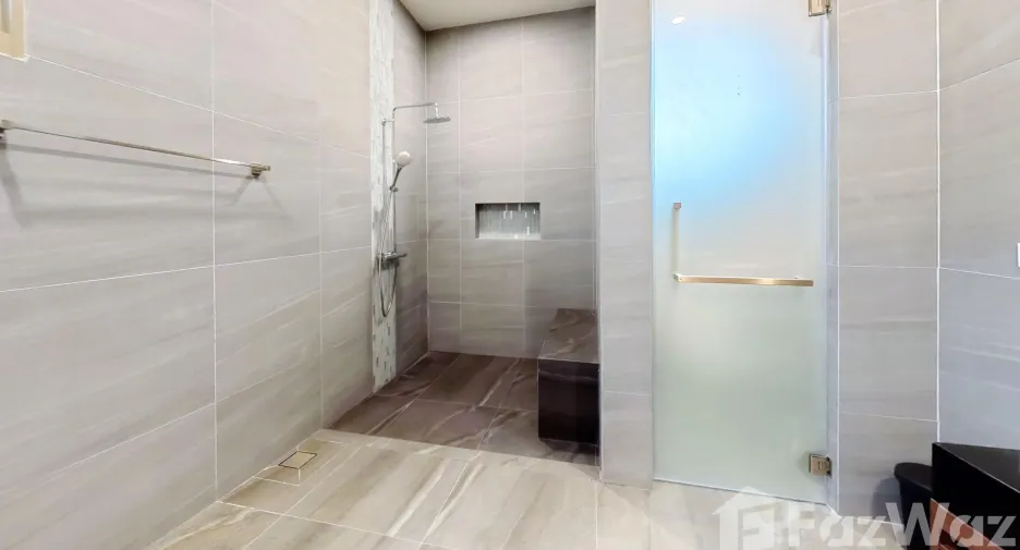 Villa en venta y en alquiler de 4 habitaciones en Thalang, Phuket