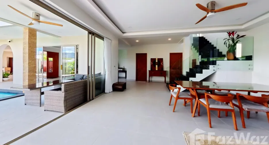 Villa en venta y en alquiler de 4 habitaciones en Thalang, Phuket