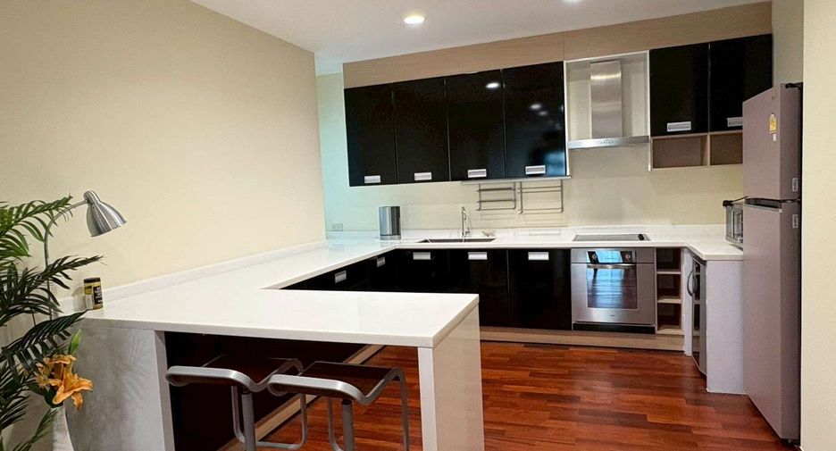 For rent 2 bedrooms condo in Watthana, Bangkok